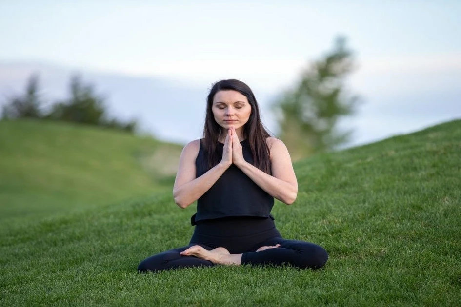 Hubnutí pomocí meditací a meditační terapie